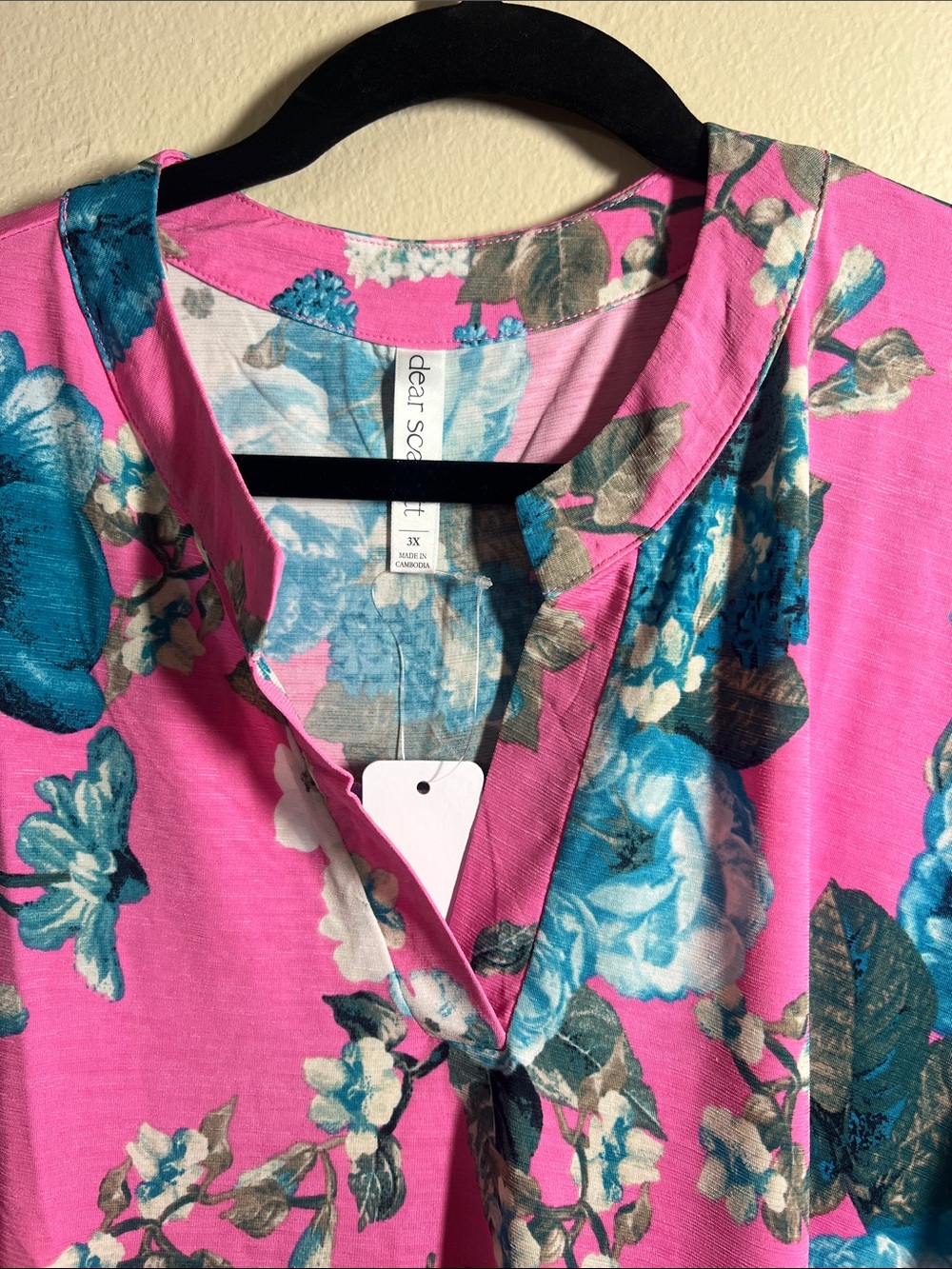 Dear Scarlett Pink Floral V-Neck Roll-Sleeve Tunic - Picture 2 of 6